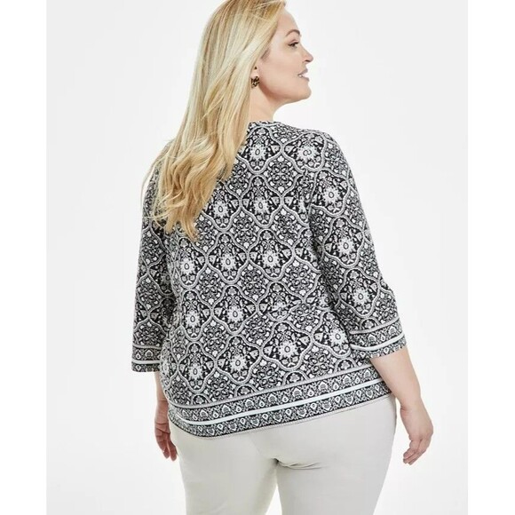 JM Collection Plus Size Printed Jacquard Top Size 2X, Black - Picture 4 of 7
